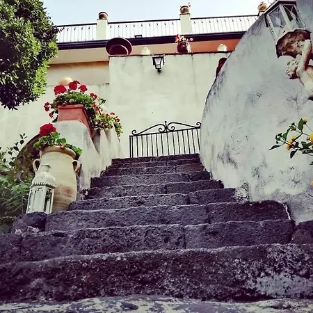 Petralava Etna 3*