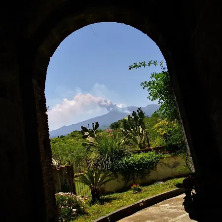 Petralava Etna 3*