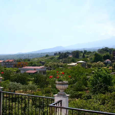 Petralava Etna Bed & Breakfast 3*